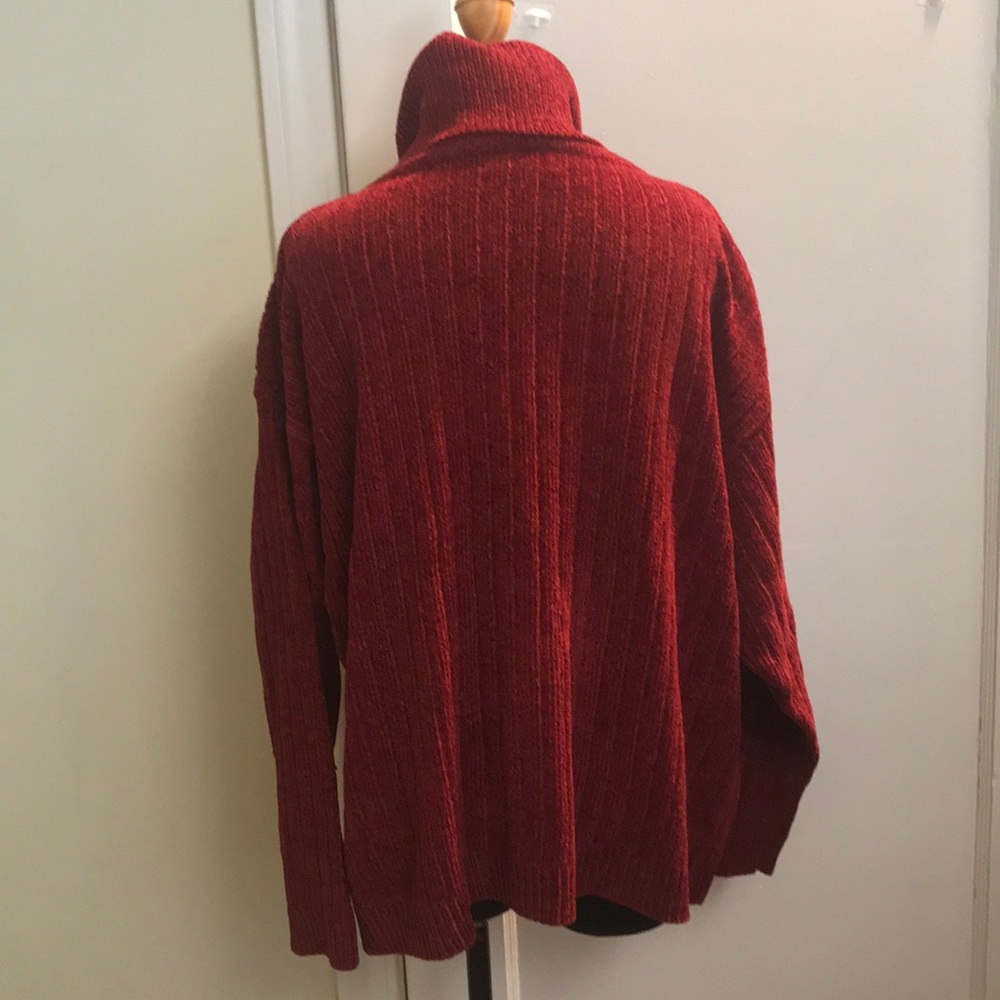 sweater - Picture 2 of 5
